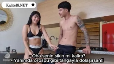 Üvey kardeşler önce kavga ediyor sonra sikşiyor - Mutfak pornosu