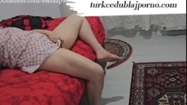 Üvey annesini mastürbasyon çekerken yakalıyor! Türk porno